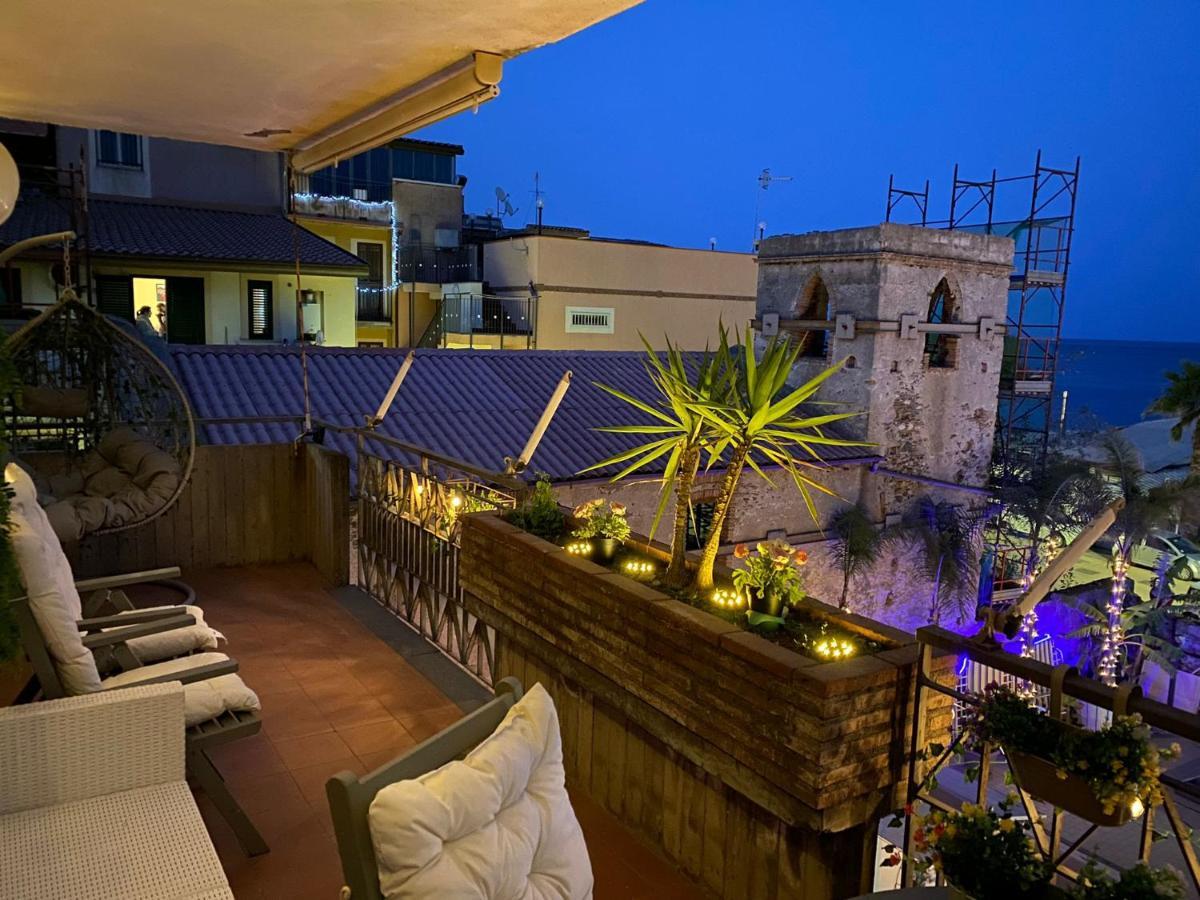 Апартаменти Taormina By The Sea Маццео Екстер'єр фото