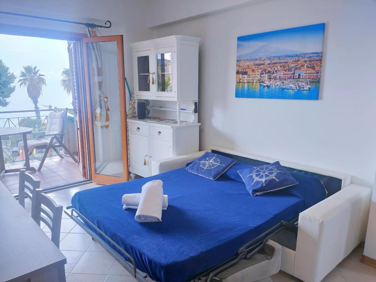 Апартаменти Taormina By The Sea Маццео Екстер'єр фото